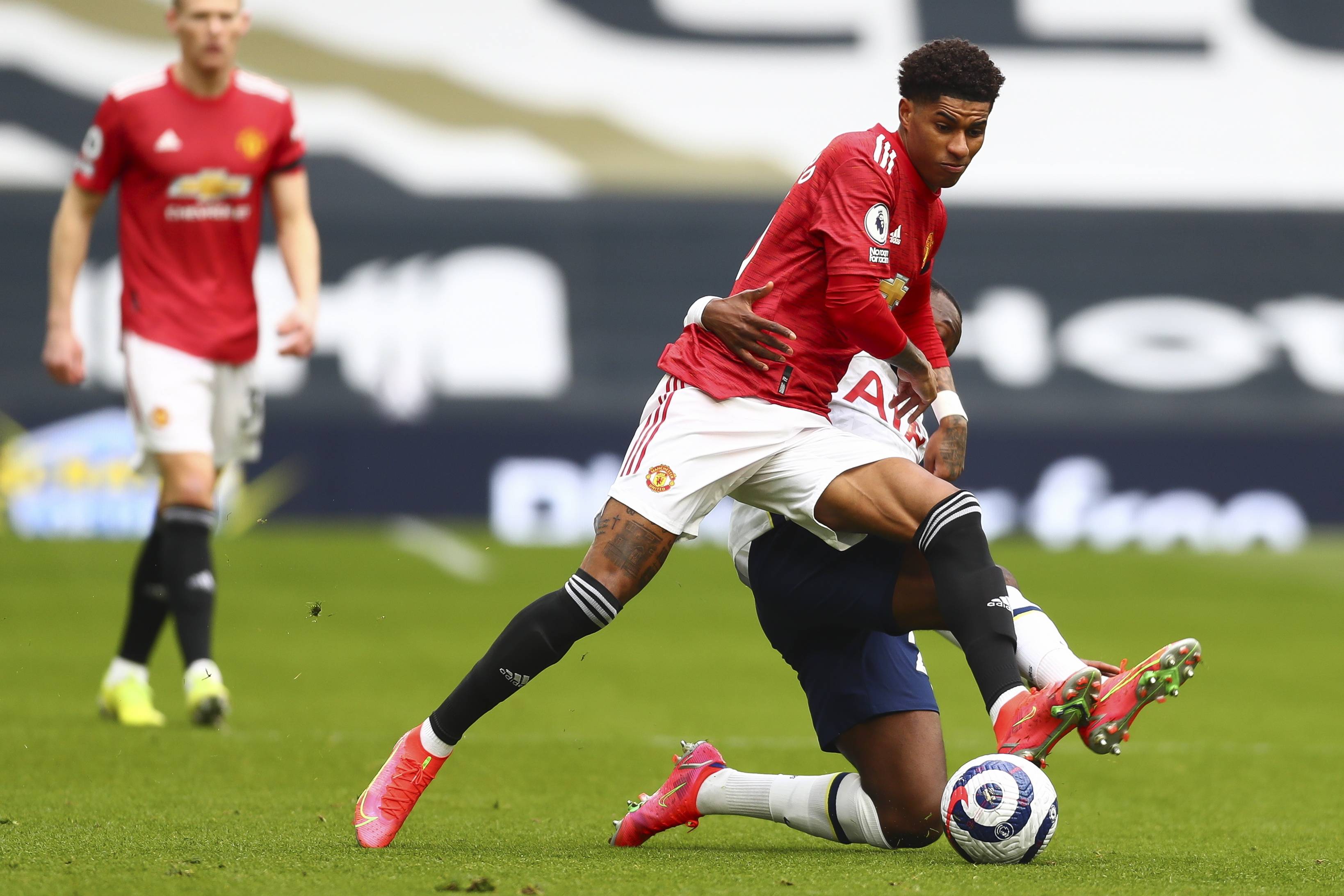 为球场增添 为球场增添